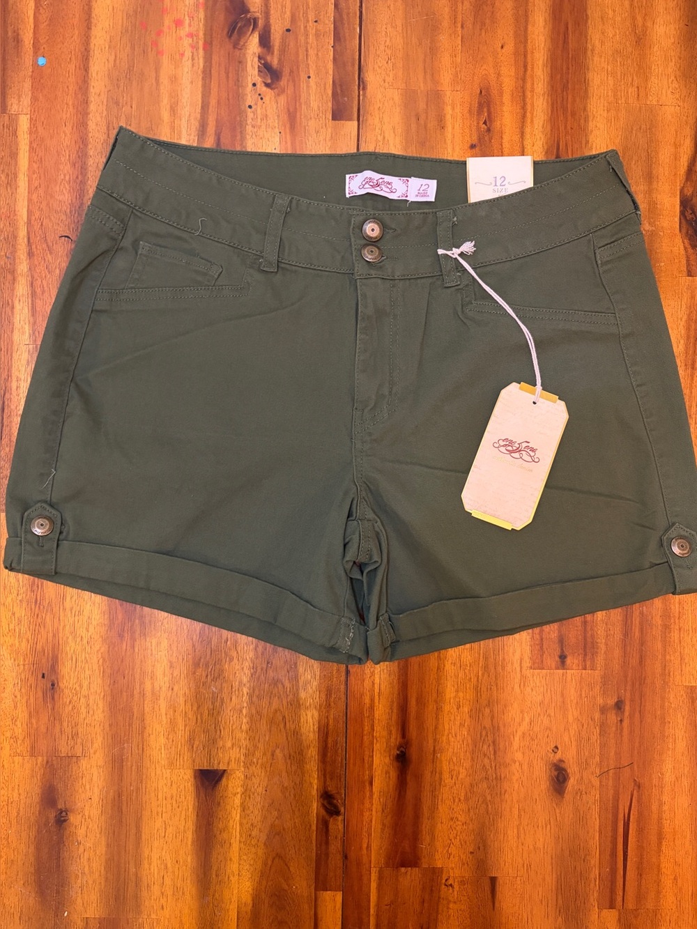NWT One 5 One Women's Size 12 Olive Green Cuffed Twill Shorts Mid Rise Pockets